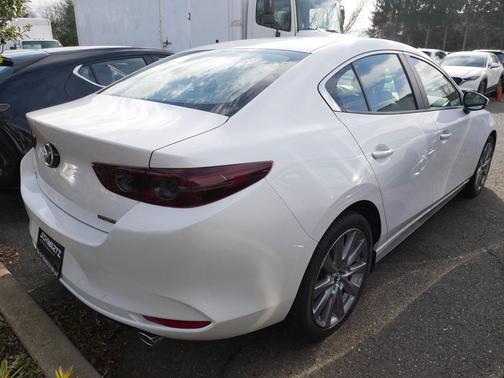 Snowflake White Pearl Mica 2026 Mazda Mazda3 FWD w/Preferred Package