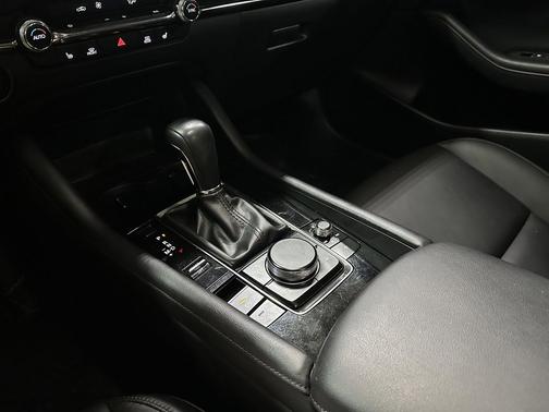 Snowflake White Pearl Mica 2023 Mazda Mazda3 FWD w/Preferred Package