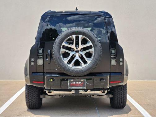 Santorini Black 2026 Land Rover Defender P400 X-Dynamic SE