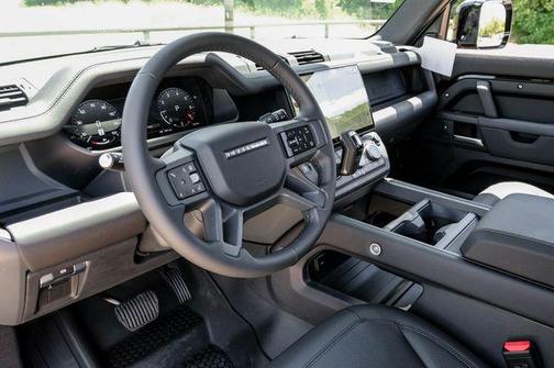 Santorini Black 2026 Land Rover Defender P400 X-Dynamic SE