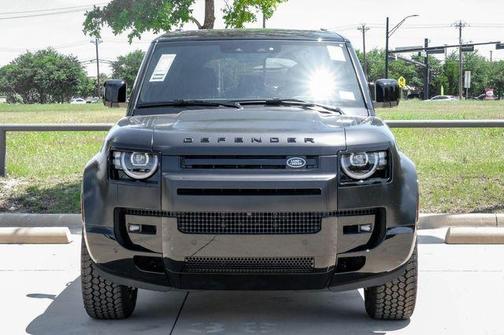 Santorini Black 2026 Land Rover Defender P400 X-Dynamic SE