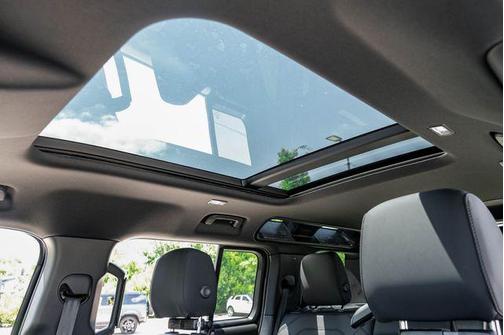 Santorini Black 2026 Land Rover Defender P400 X-Dynamic SE