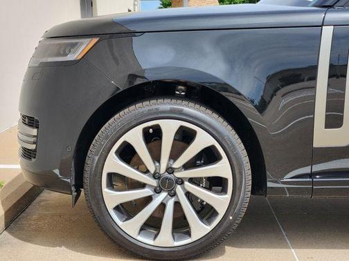 Santorini Black 2026 Land Rover Range Rover AUTOBIOGRAPHY