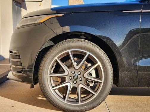 Santorini Black 2025 Land Rover Range Rover Velar P400 Dynamic SE