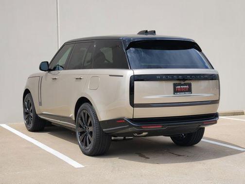 Batumi Gold 2026 Land Rover Range Rover P550e SE