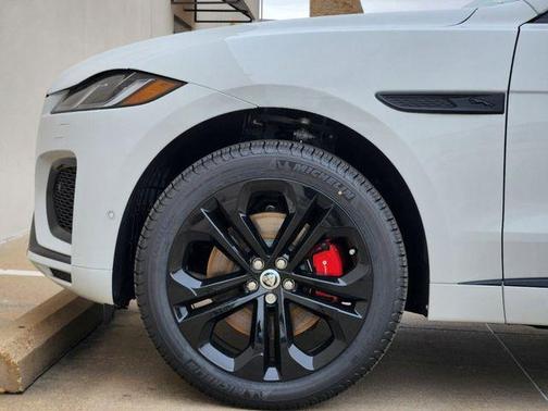 Fuji White 2025 Jaguar F-PACE P400 R-Dynamic S