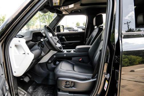 Santorini Black 2026 Land Rover Defender P400 X-Dynamic SE