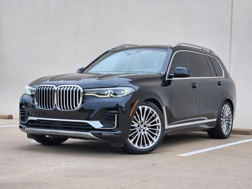 Black Sapphire Metallic 2022 BMW X7 xDrive40i