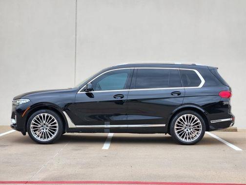 Black Sapphire Metallic 2022 BMW X7 xDrive40i