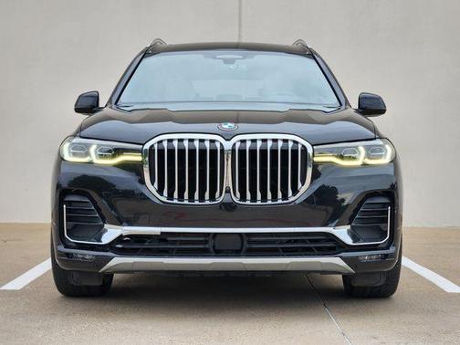 Black Sapphire Metallic 2022 BMW X7 xDrive40i