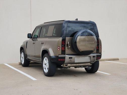 Gondwana Stone 2025 Land Rover Defender P400 X-Dynamic SE
