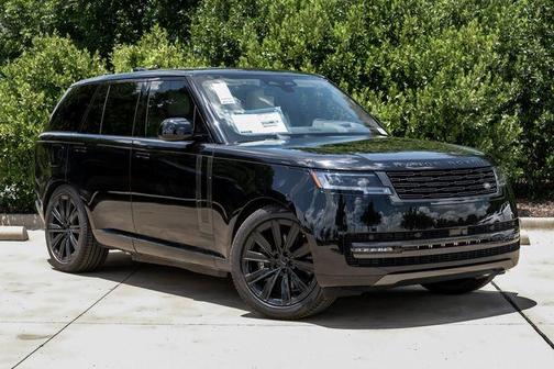 Santorini Black 2026 Land Rover Range Rover P550e SE