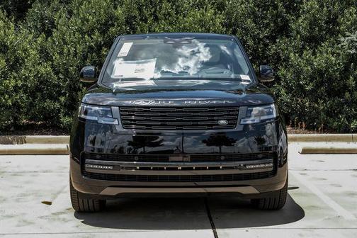 Santorini Black 2026 Land Rover Range Rover P550e SE