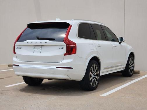 Crystal White Metallic 2024 Volvo XC90 B5 Core Bright Theme