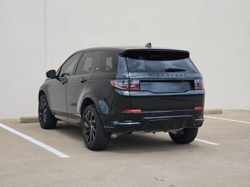 Santorini Black 2025 Land Rover Discovery Sport Dynamic SE