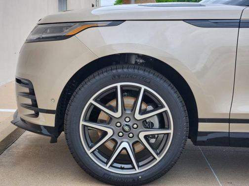 Batumi Gold 2026 Land Rover Range Rover Velar P250 Dynamic SE