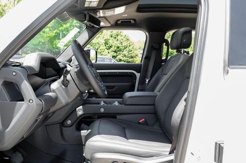 Fuji White 2026 Land Rover Defender P400 X-Dynamic SE