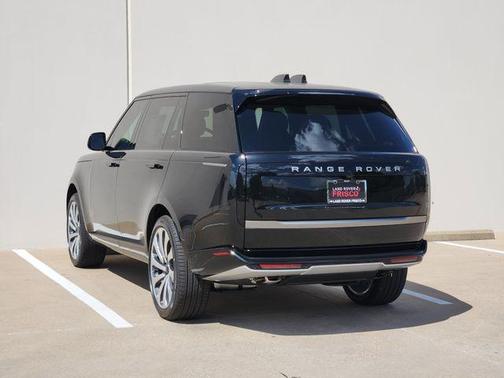 Santorini Black 2026 Land Rover Range Rover P530 SE 7 Seat