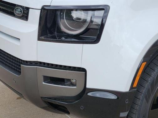 Fuji White 2026 Land Rover Defender P525 V8