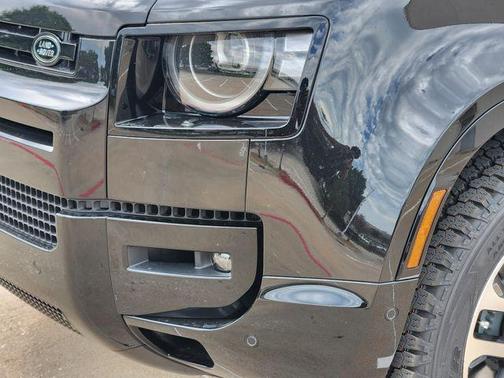 Santorini Black 2026 Land Rover Defender P400 X-Dynamic SE