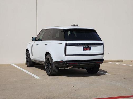 Fuji White 2026 Land Rover Range Rover P400 SE
