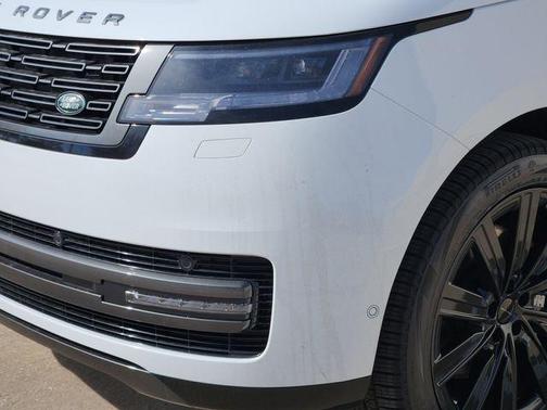 Fuji White 2026 Land Rover Range Rover P400 SE