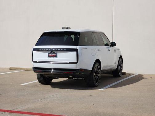 Fuji White 2026 Land Rover Range Rover P400 SE