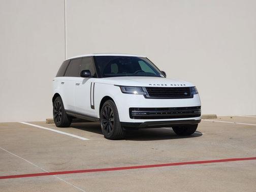 Fuji White 2026 Land Rover Range Rover P400 SE