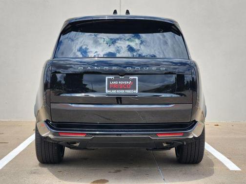 Santorini Black 2026 Land Rover Range Rover P400 SE 7 Seat