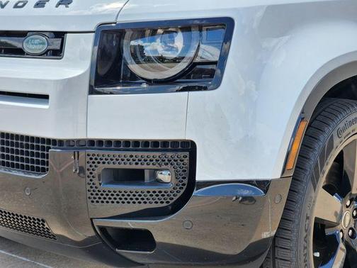 Fuji White 2025 Land Rover Defender P525 V8