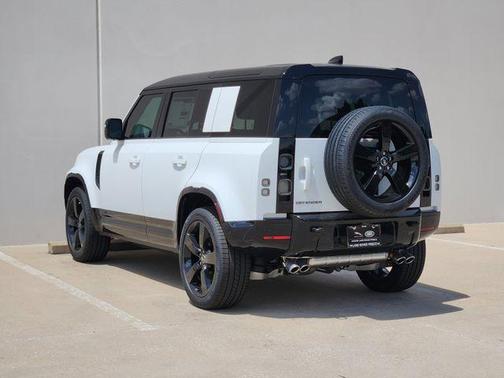 Fuji White 2025 Land Rover Defender P525 V8