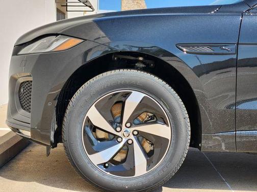 Santorini Black 2026 Jaguar F-PACE P250 R-Dynamic S