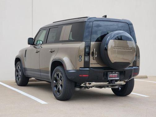 Gondwana Stone 2026 Land Rover Defender P300 S