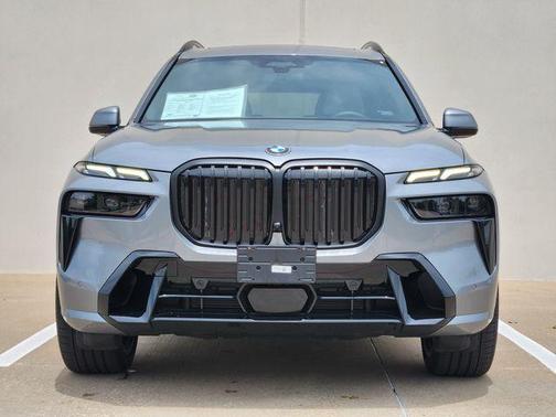 Gray Metallic 2025 BMW X7 xDrive40i