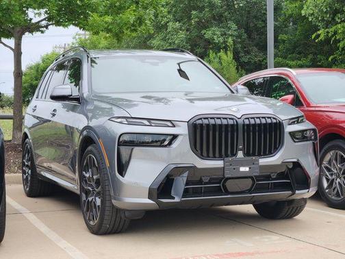 Gray Metallic 2025 BMW X7 xDrive40i