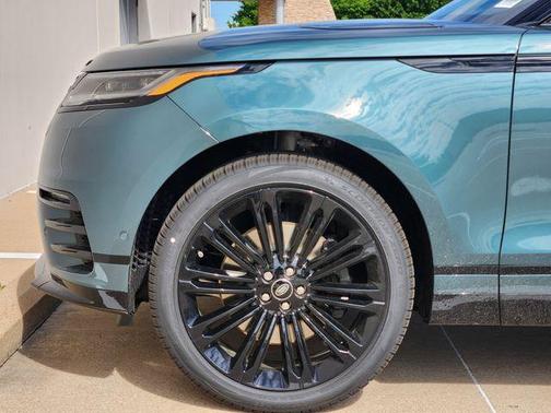 Giola Green 2026 Land Rover Range Rover Velar P250 Dynamic SE