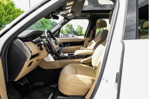 Fuji White 2026 Land Rover Range Rover P400 SE