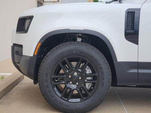 Fuji White 2026 Land Rover Defender P300 S