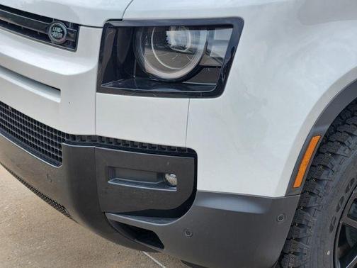 Fuji White 2026 Land Rover Defender P300 S