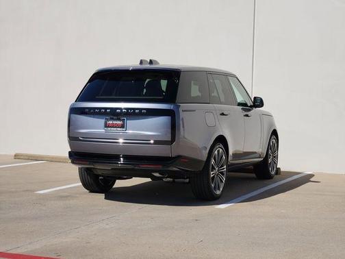 Eiger Grey 2026 Land Rover Range Rover P400 SE
