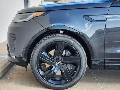 Carpathian Grey 2026 Land Rover Discovery GEMINI EDITION