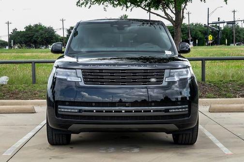 Santorini Black 2026 Land Rover Range Rover P400 SE