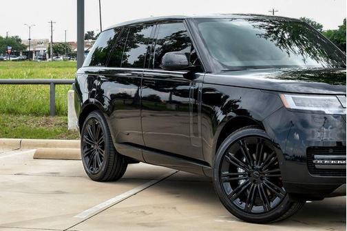 Santorini Black 2026 Land Rover Range Rover P400 SE