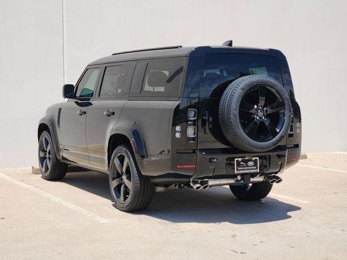 Santorini Black 2025 Land Rover Defender P500 V8