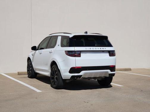 Fuji White 2025 Land Rover Discovery Sport S