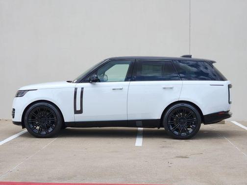 Fuji White 2026 Land Rover Range Rover P400 SE