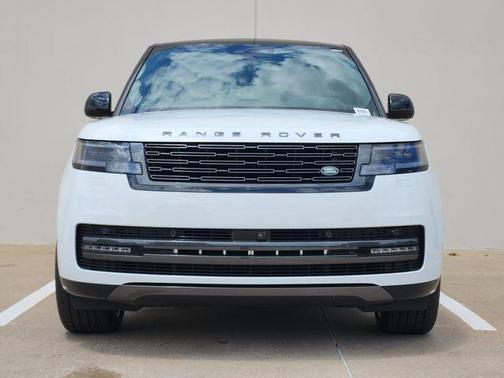 Fuji White 2026 Land Rover Range Rover P400 SE