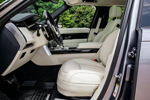 Eiger Grey 2026 Land Rover Range Rover P400 SE