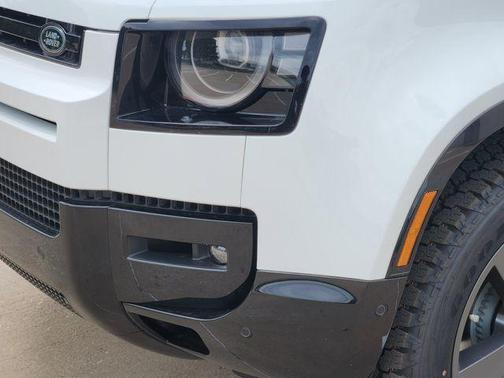 Fuji White 2026 Land Rover Defender P400 X-Dynamic SE