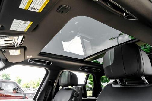 Fuji White 2023 Land Rover Range Rover P530 SE